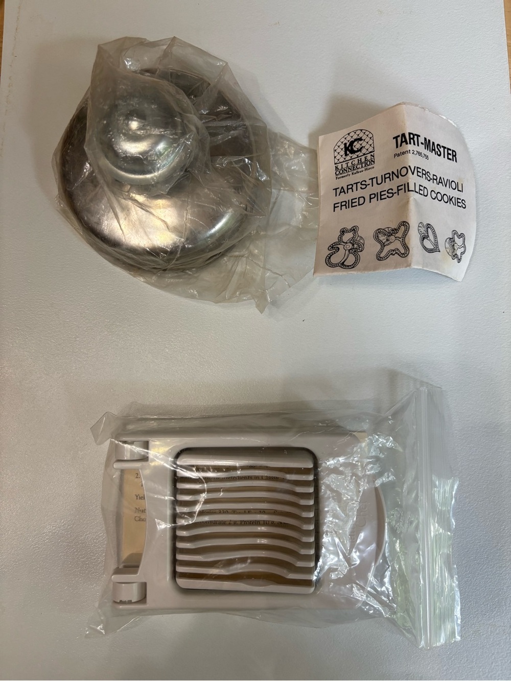 Pampered Chef 4” Tart Master and Egg Slicer Plus